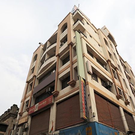 Oyo Flagship 118 Atithi Satkar Hotel Varanasi Bagian luar foto